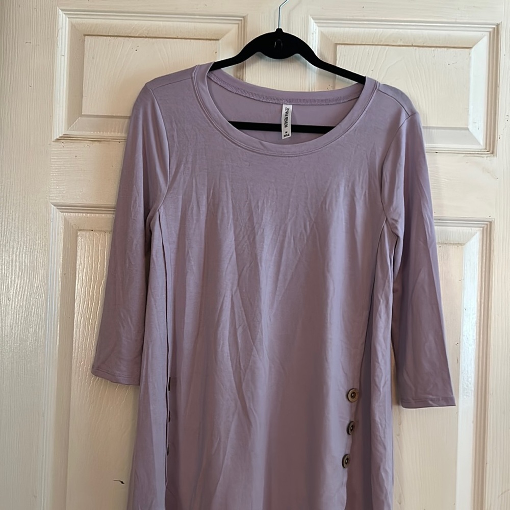 NWOT Zenanna Premium lavender tunic with button design. Medium.